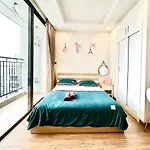 Top Floor High Quality Studio In Vinhomes Green Bay Near Marriott, Grand Plaza